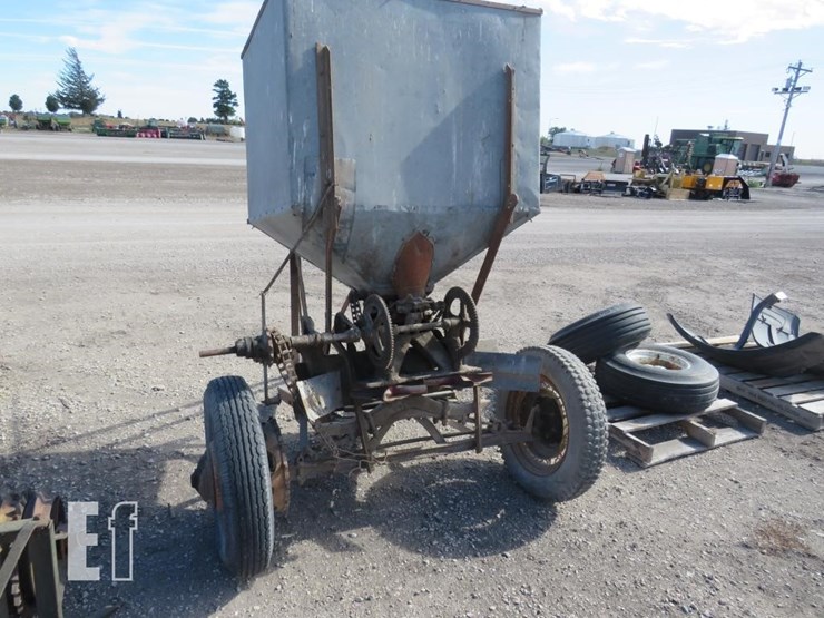 pull-type-seeder-image-3