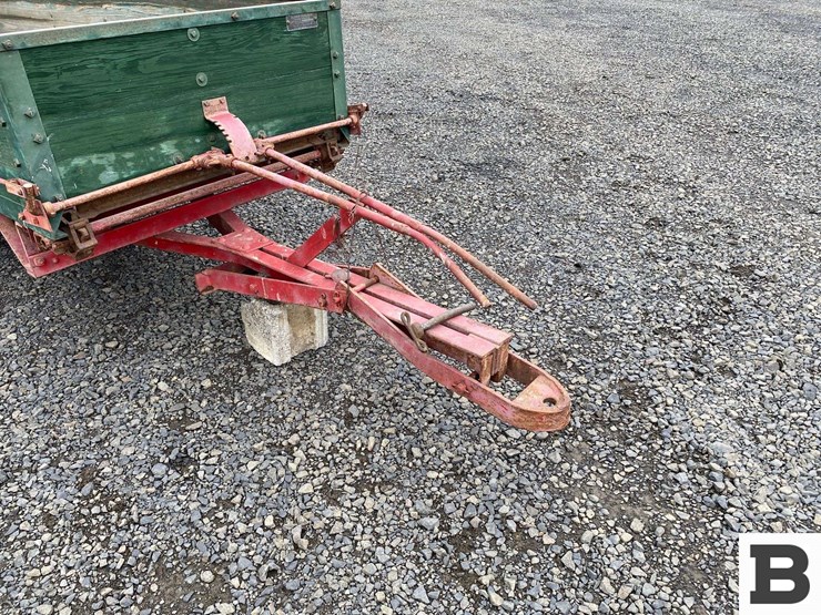 oliver-superior-vintage-manure-spreader-image-11