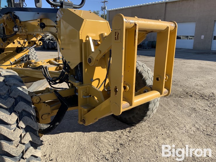 2018-caterpillar-12m3-awd-image-16