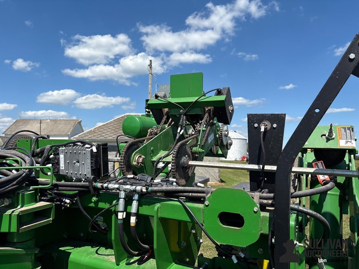 2013-john-deere-1770nt-image-18