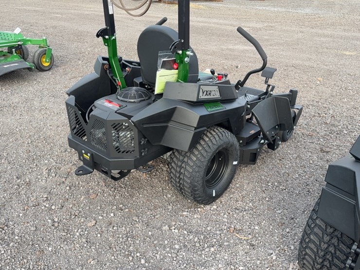 #3081-•-yakta-yxr-120-zero-turn-lawn-mower-image-8