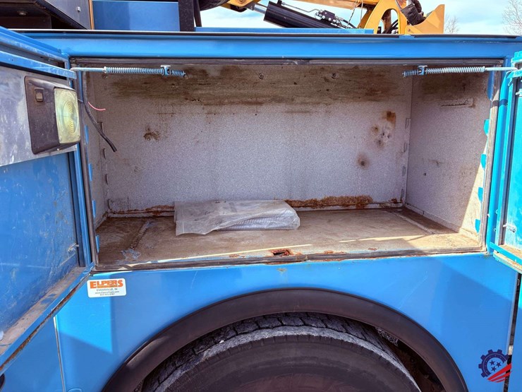 2012-peterbilt-337-image-34