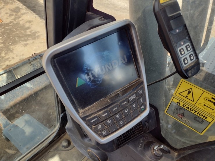 hyundai-hx140al-image-8