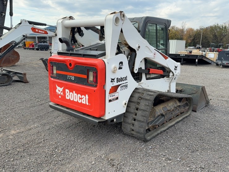 2021-bobcat-t770-image-8