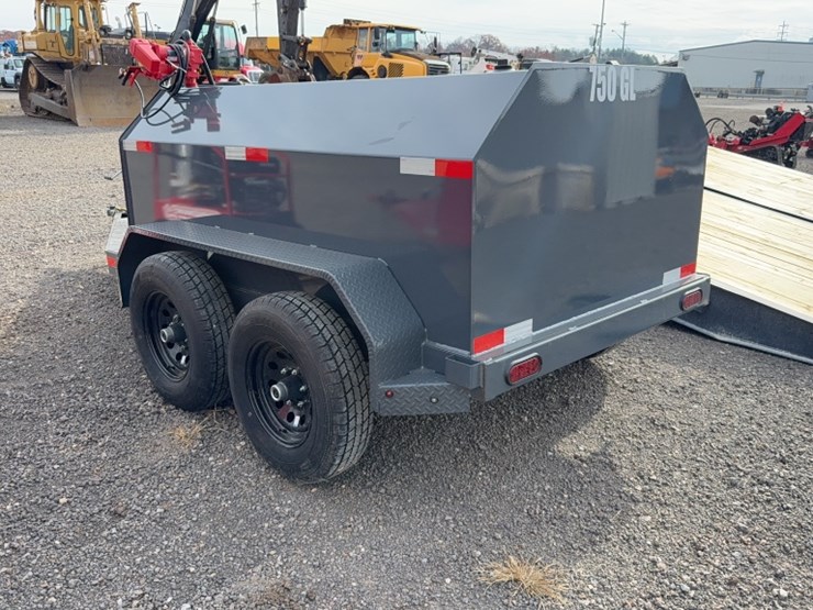 #2065-•-towable-750-gallon-fuel-tank-image-5