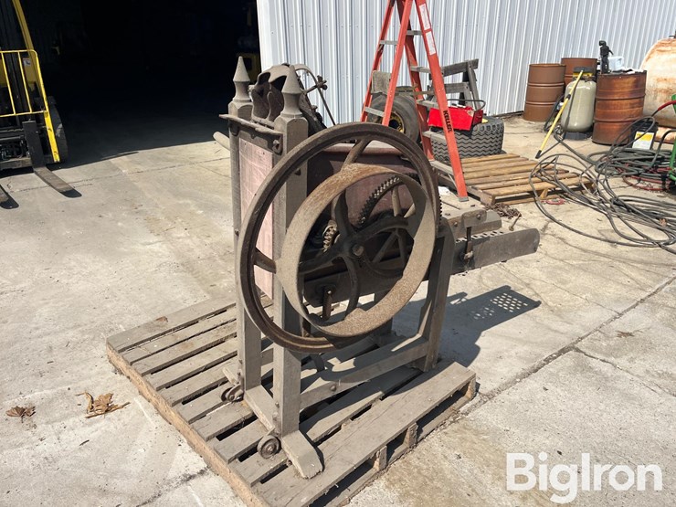 bush’s-no.7-corn-sheller-image-3