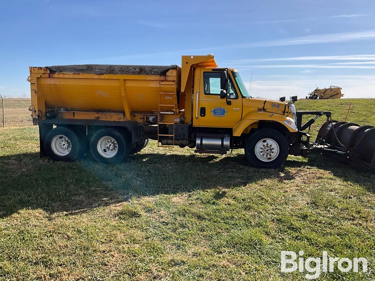 2003-international-7400-image-4