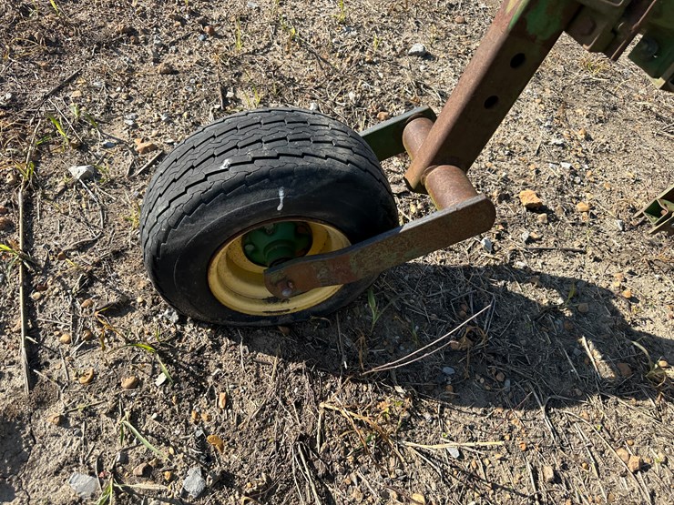 john-deere-845-image-10