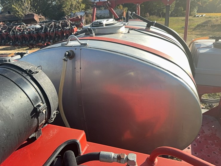 case-ih-3185-patriot-sprayer-image-102