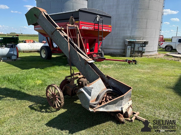 john-deere-paddle-elevator-image-3