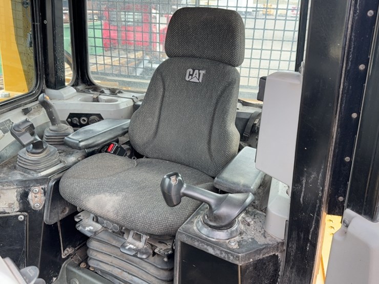 caterpillar-d6t-image-14