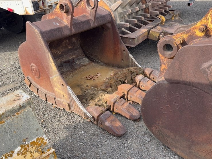 caterpillar-325-image-2