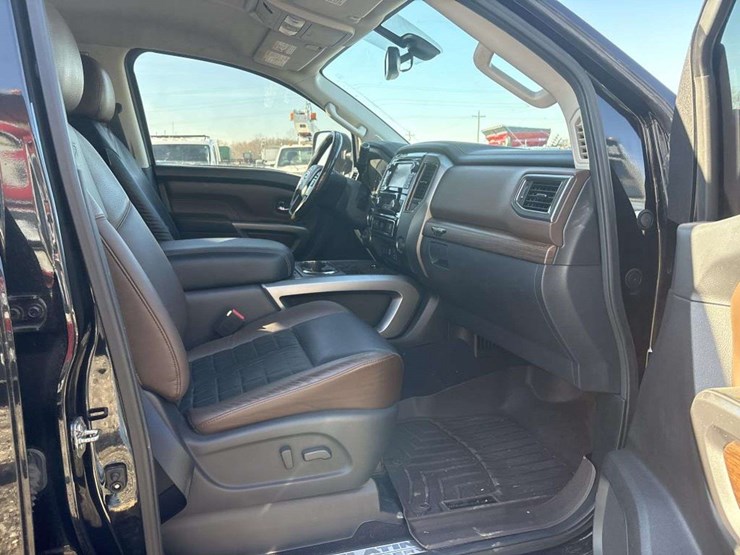 2016-nissan-titan-image-20