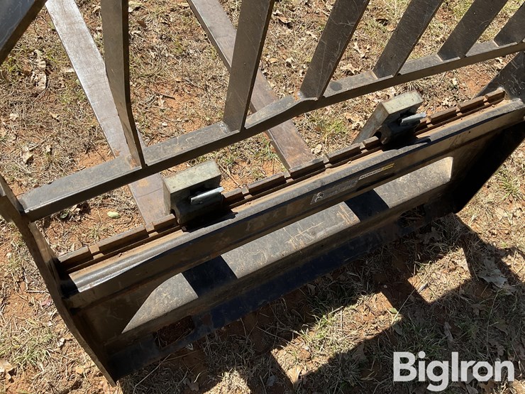 john-deere-worksite-pro-pallet-fork-skid-steer-attachment-image-10
