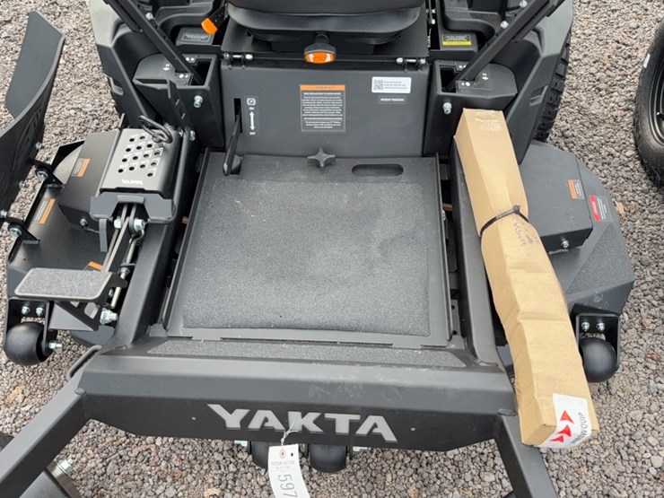 #3078-•-yakta-yxr-320-zero-turn-lawn-mower-image-5