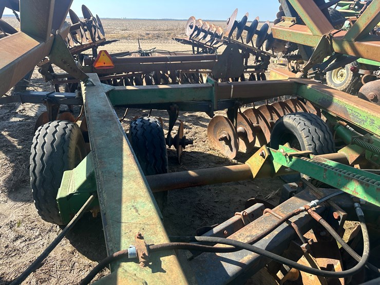 john-deere-30-image-31