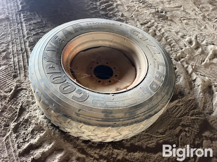 goodyear-295/75r22.5-8-bold-rim-image-5