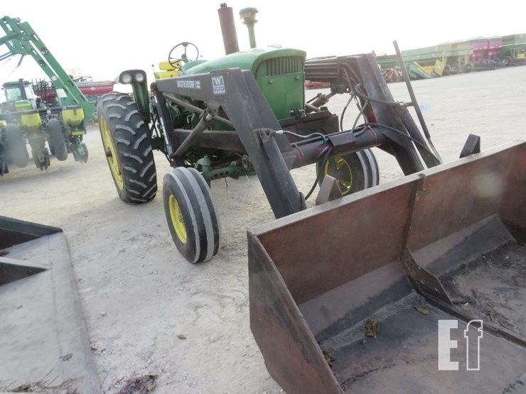 john-deere-3010-image-4