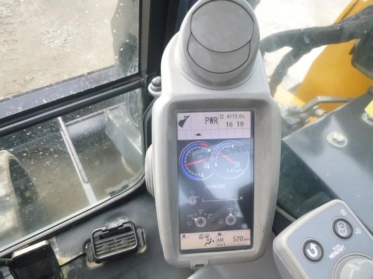 2016-deere-85g-image-10