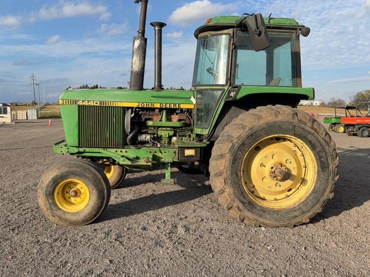 john-deere-4440-image-15
