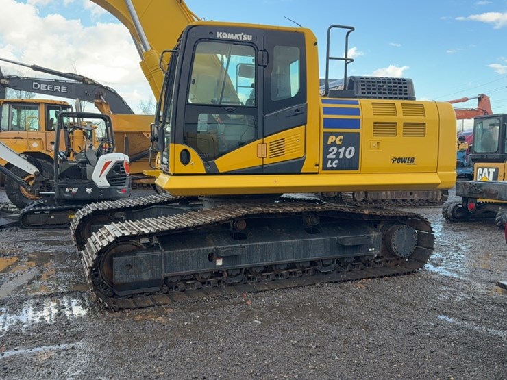 2023-komatsu-pc210-image-18