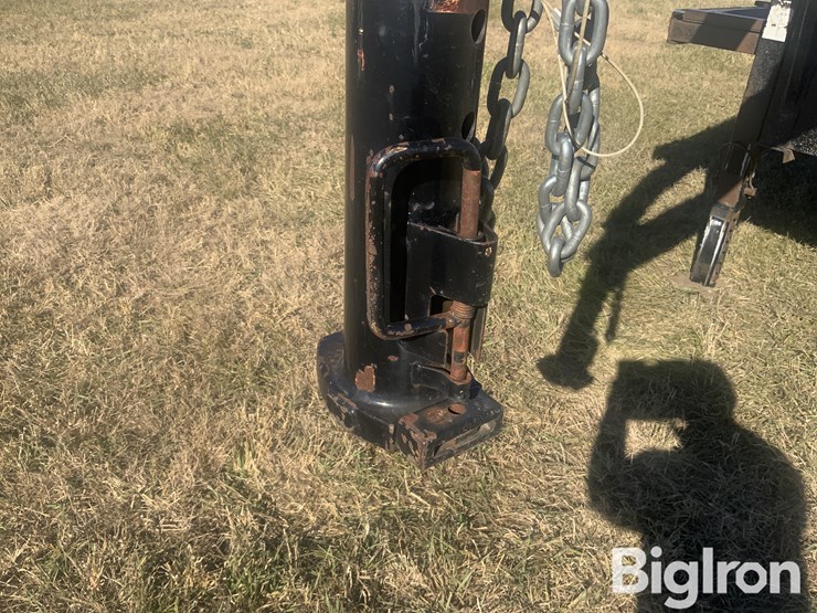 2013-titan-trailer-image-9