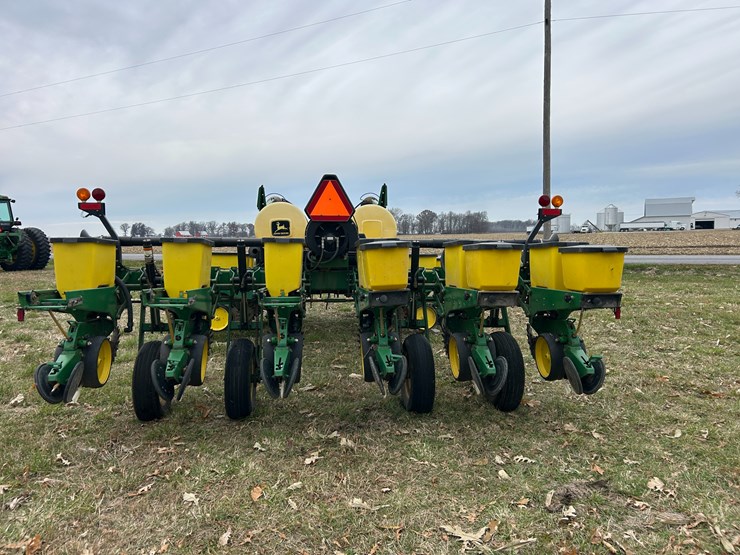 john-deere-7200-image-4