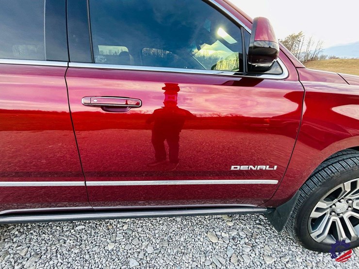 2018-gmc-yukon-denali-image-36