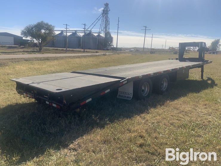 2013-titan-trailer-image-5