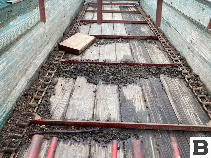 oliver-superior-vintage-manure-spreader-image-21