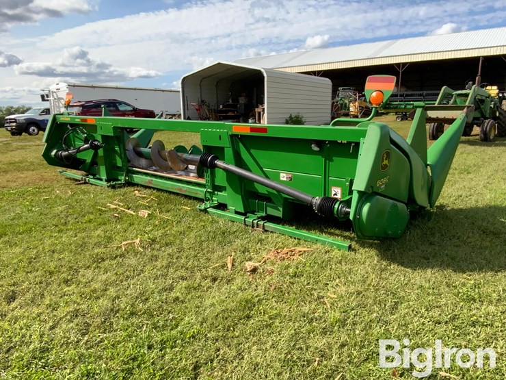 2010-john-deere-608c-image-5