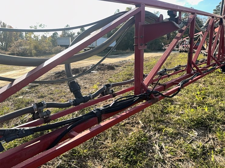 case-ih-3185-patriot-sprayer-image-8