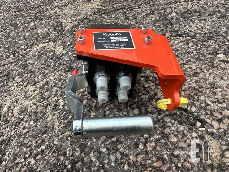 kubota-hydraulic-control-image-1