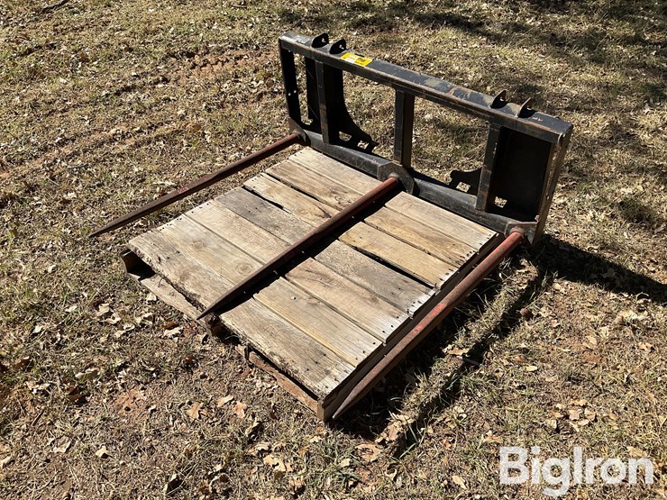 hla-te50bo500-bale-spear-skid-steer-attachment-image-1