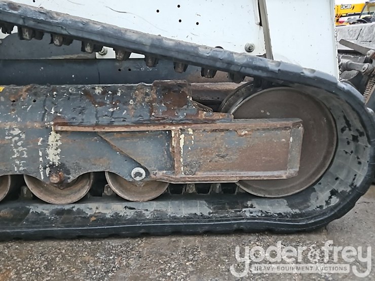 2019-bobcat-t740-image-11