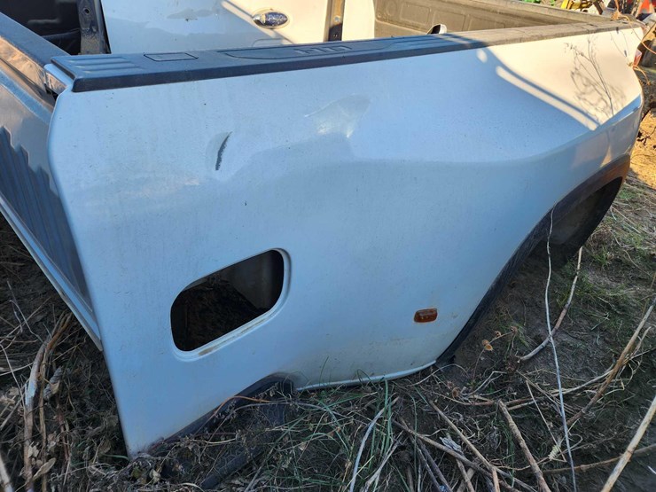 2021-chevrolet-1ton-image-3