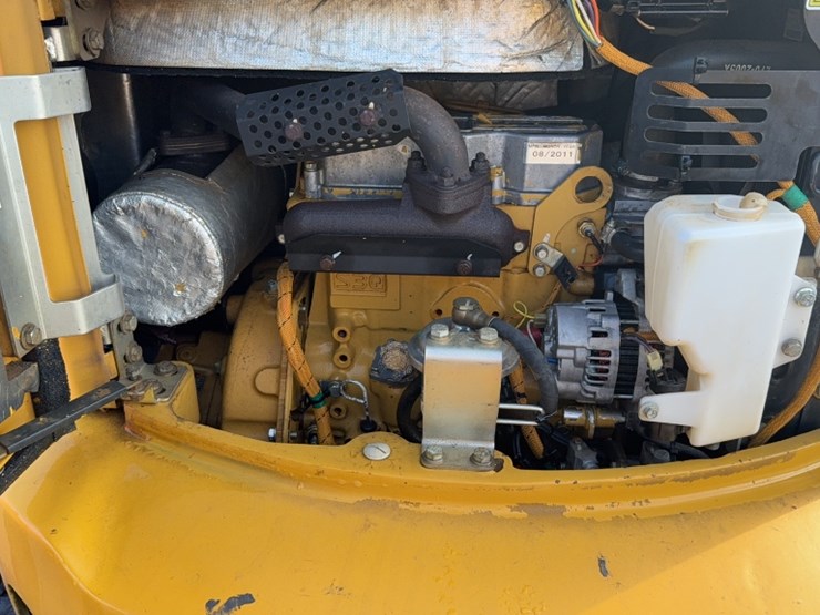 caterpillar-303-image-10