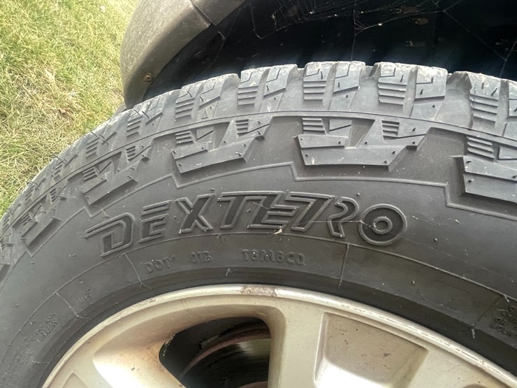 2004-ford-explorer-image-74