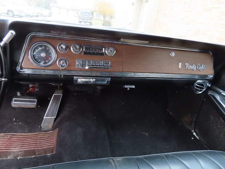 1965-oldsmobile-98-convertible-image-21