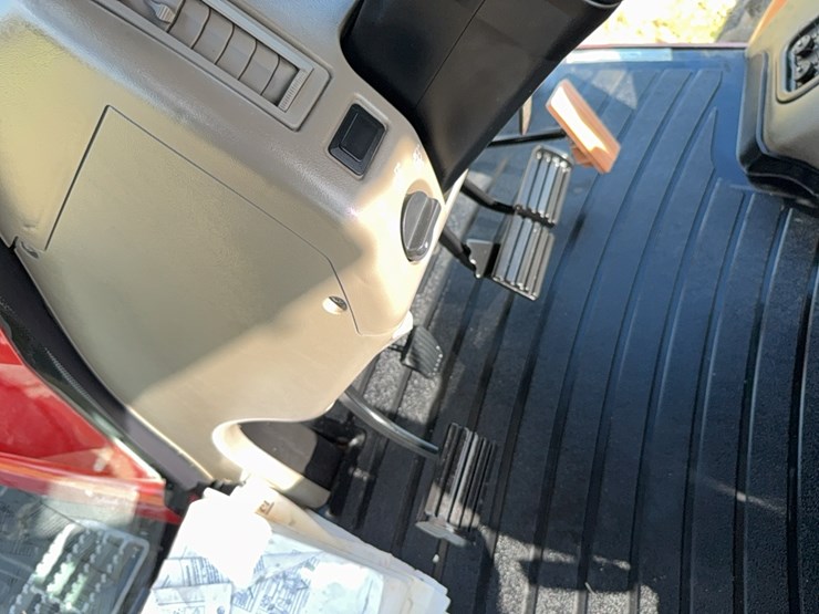 case-ih-magnum-335-image-102