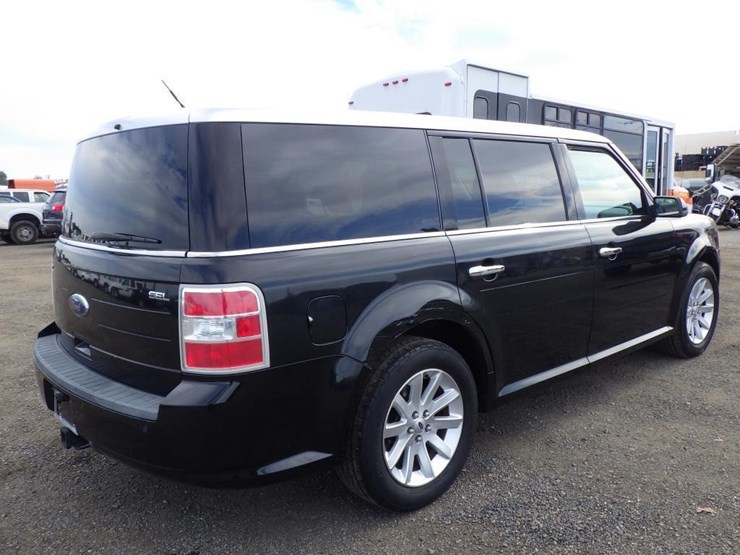 2011-ford-flex-image-3