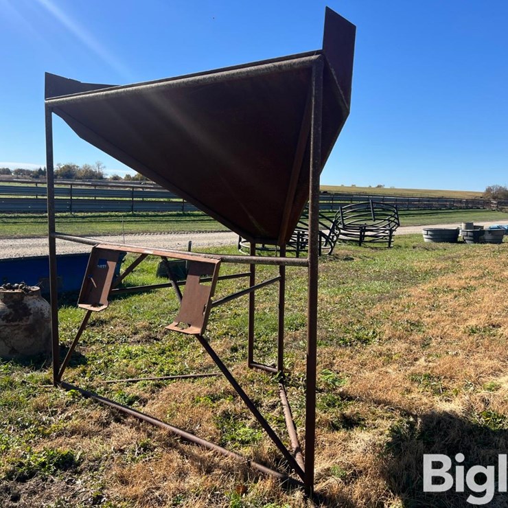 Feed/Seed Bulk Storage Chute