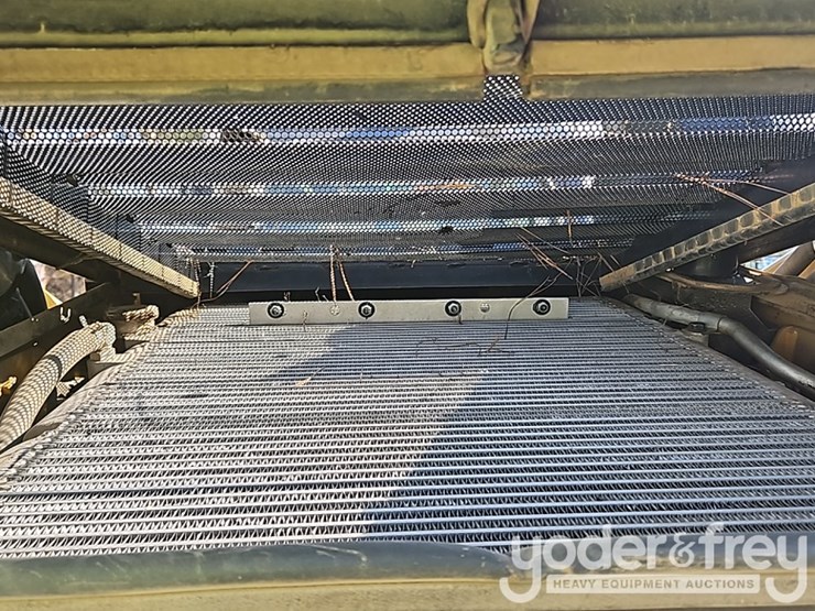 2023-caterpillar-299d3-xe-image-17