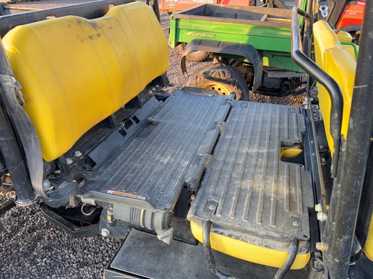 john-deere-gator-image-8