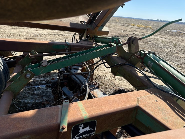 john-deere-26-image-43