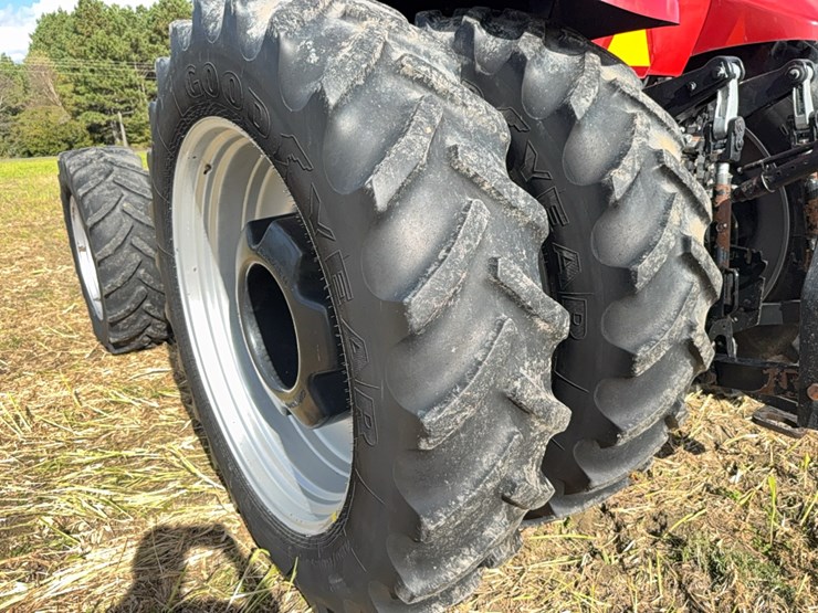 case-ih-magnum-335-image-35