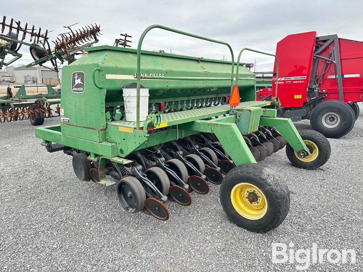 john-deere-1560-image-7