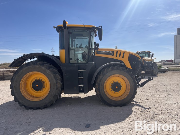 2021-jcb-fastrac-8330-image-4
