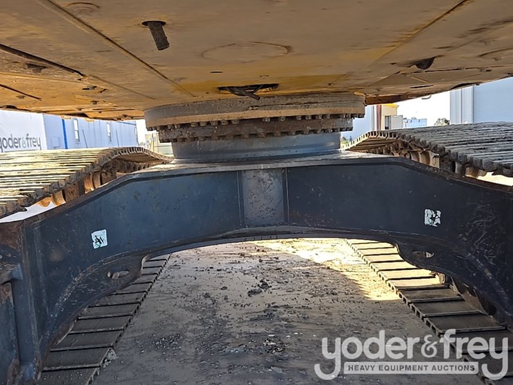 2022-komatsu-pc490-lc-11-image-48