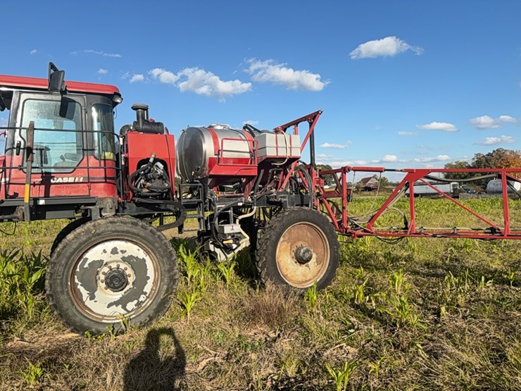 case-ih-3185-patriot-sprayer-image-129